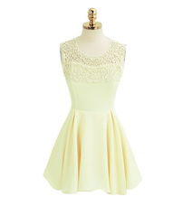 颈间风情，背脊旖旎 解析新款挂脖花边露背连衣裙的时尚魅力