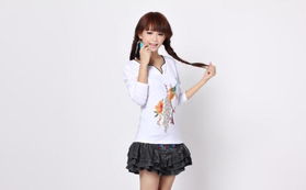 民族风刺绣T恤 孔雀开屏，尽显东方典雅新时尚